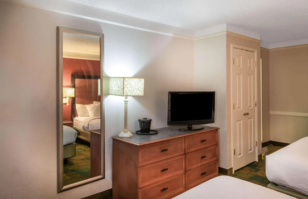 La Quinta Inn By Wyndham Colorado Springs Garden Of The Gods-1