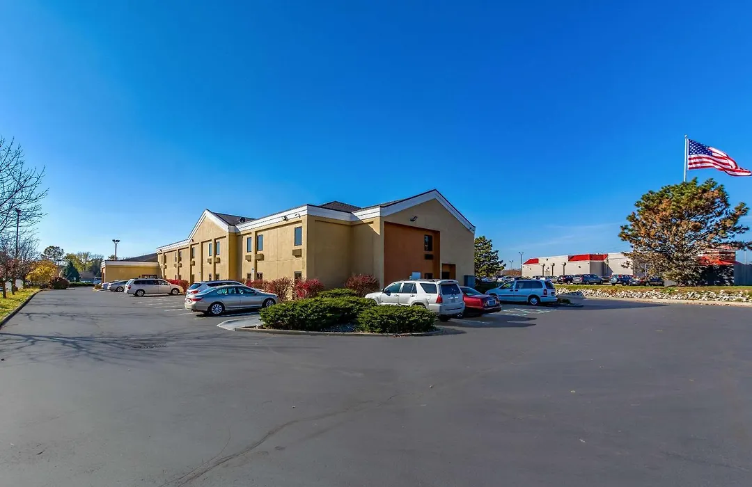 Quality Inn & Suites Southport-1