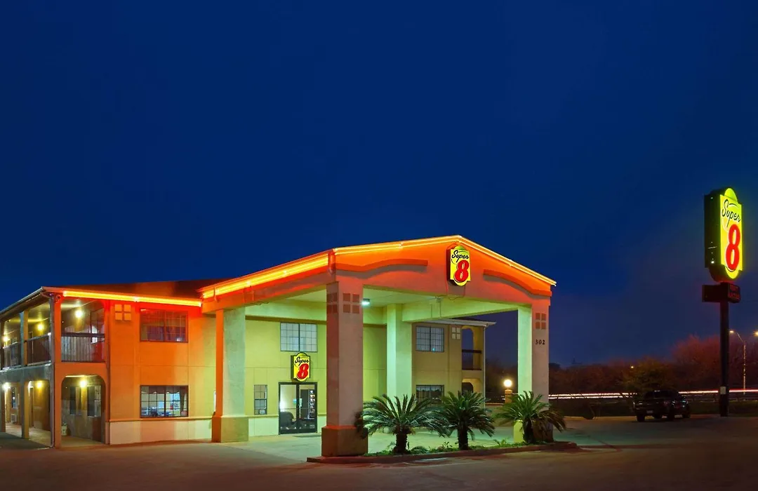 Super 8 By Wyndham San Antonio/Riverwalk Area-1