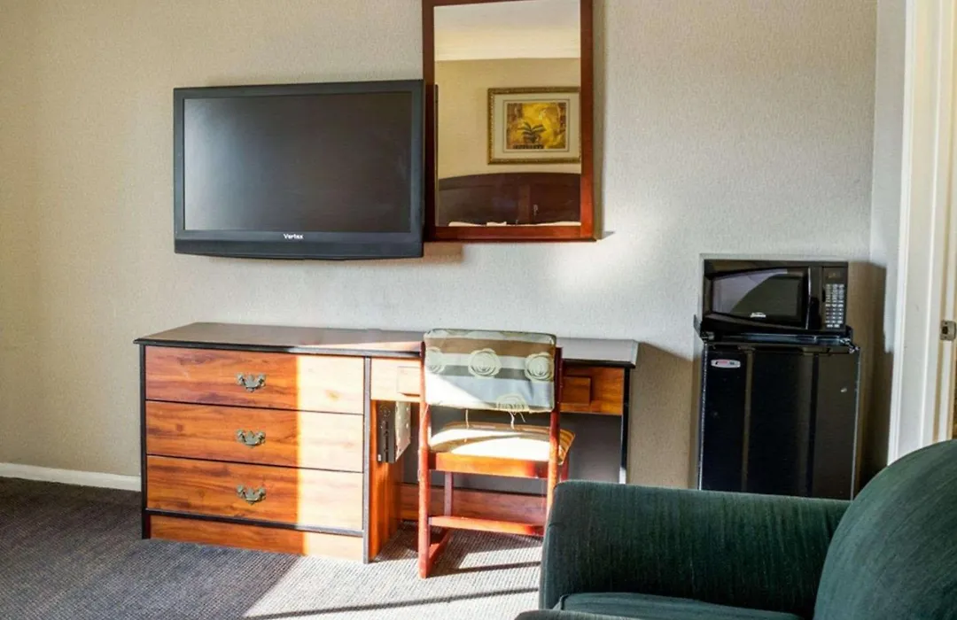 Rodeway Inn Near Venice Beach-1