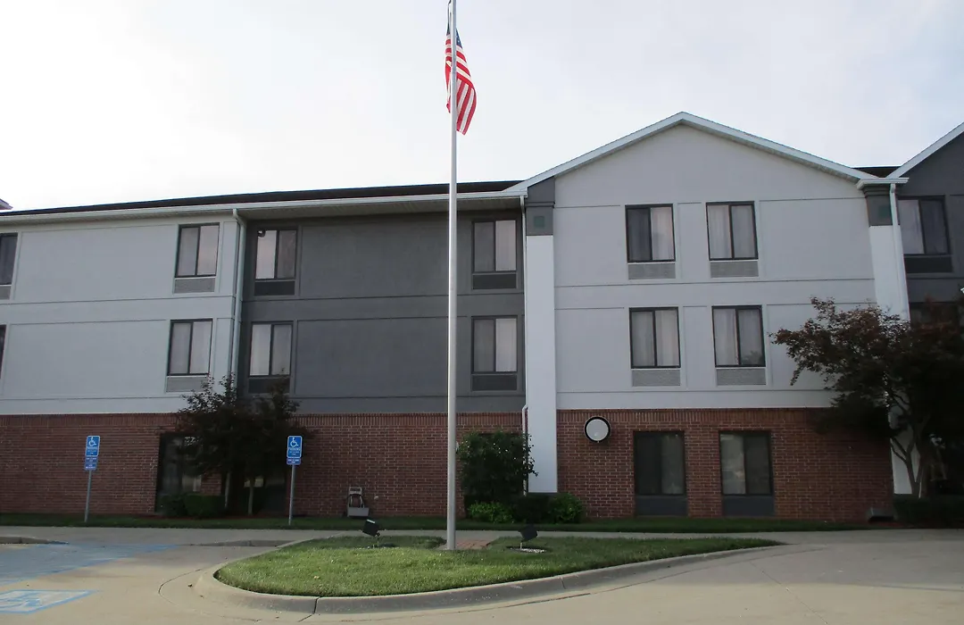 Best Western Plus Carrizo Springs Inn & Suites-1