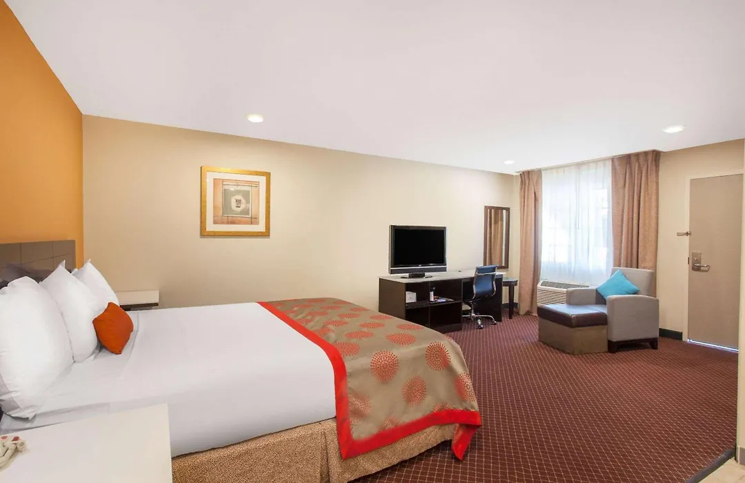 Ramada By Wyndham Culver City-1