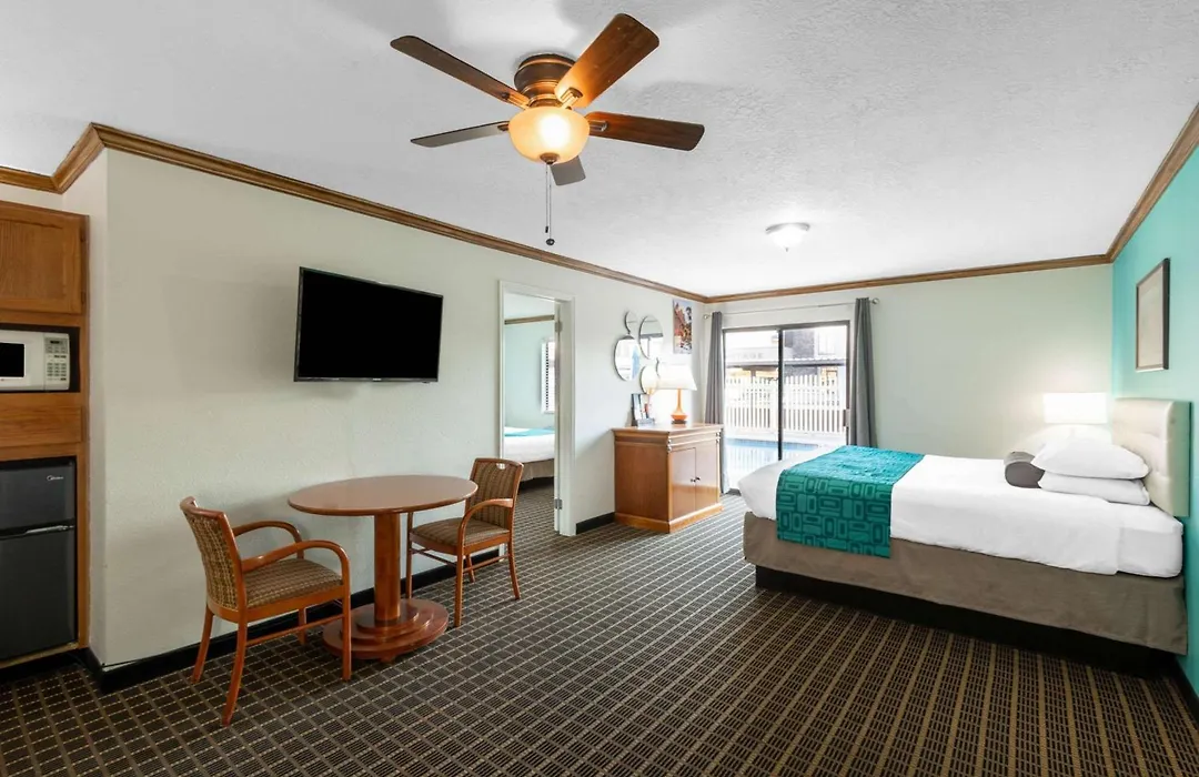 Howard Johnson By Wyndham St. George Hotel & Suites-1