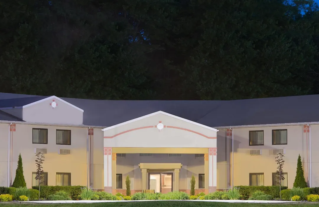 Super 8 By Wyndham Grove City-1