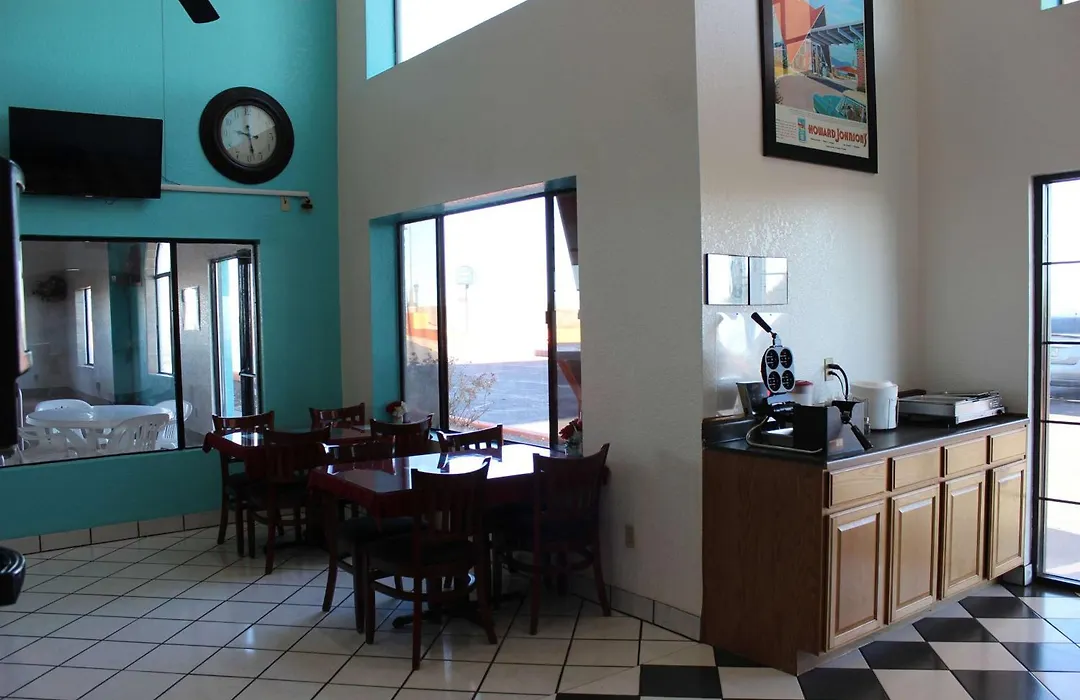 Howard Johnson By Wyndham Holbrook-1