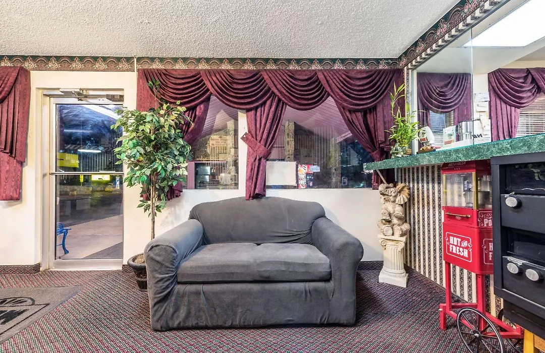 Super 8 By Wyndham Eastland-1