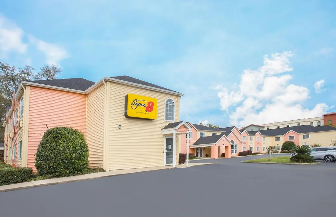 Super 8 By Wyndham Pensacola-1