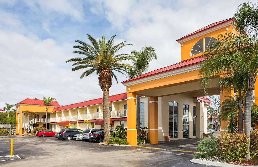Days Inn & Suites By Wyndham Port Richey-1