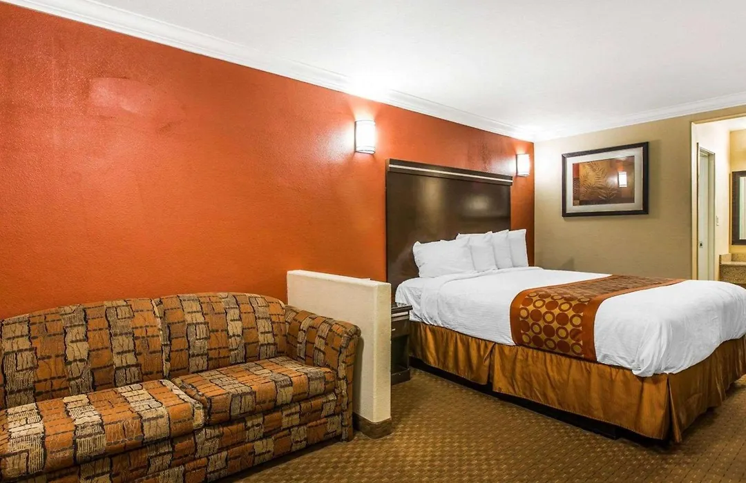 Rodeway Inn & Suites Corona-1