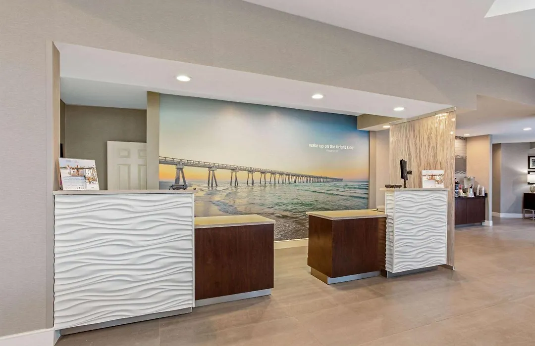 La Quinta Inn & Suites By Wyndham Panama City-1