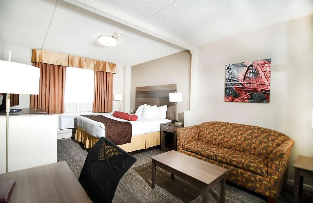 Best Western Plus Sandusky Hotel & Suites-1
