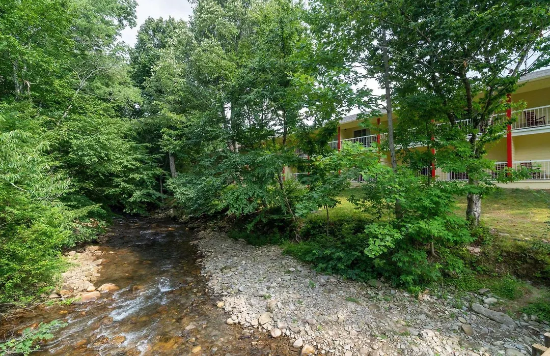Ramada By Wyndham Maggie Valley-1