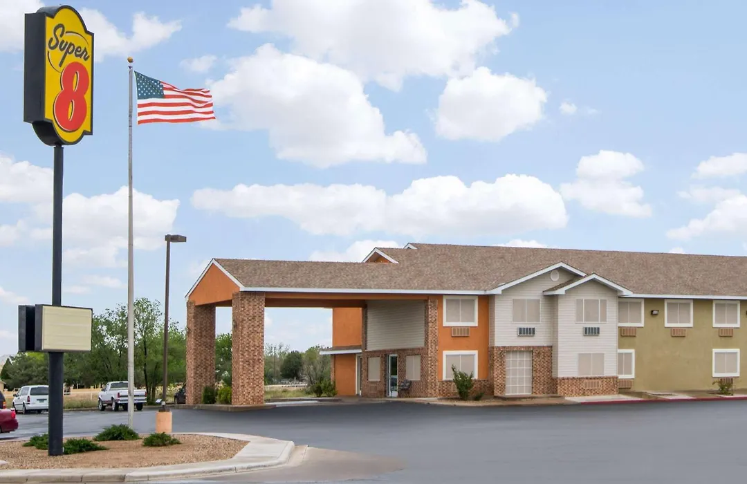 Super 8 By Wyndham Portales-1