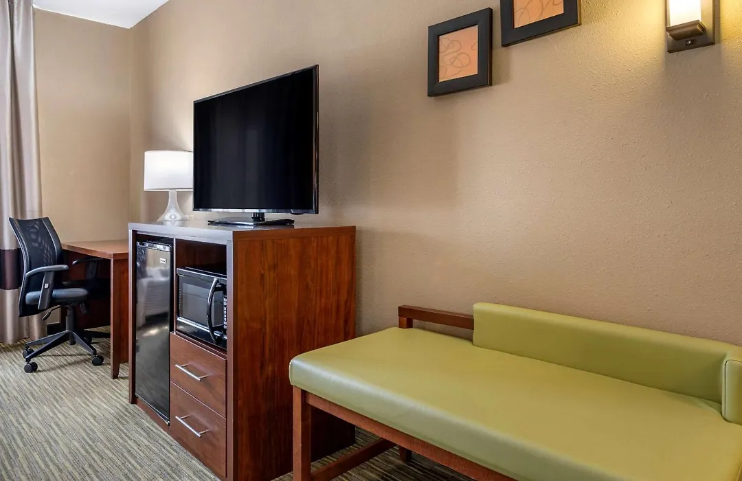 Comfort Suites Elkhart North-1
