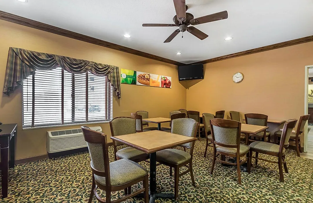 Comfort Inn & Suites Emporia-1