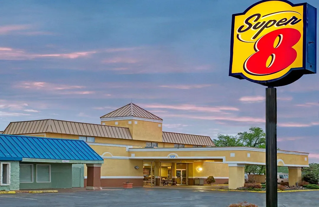 Super 8 By Wyndham Wheat Ridge/Denver West-1