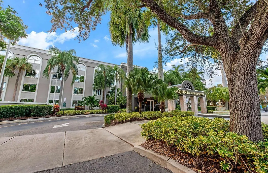 La Quinta By Wyndham Coral Springs South-1