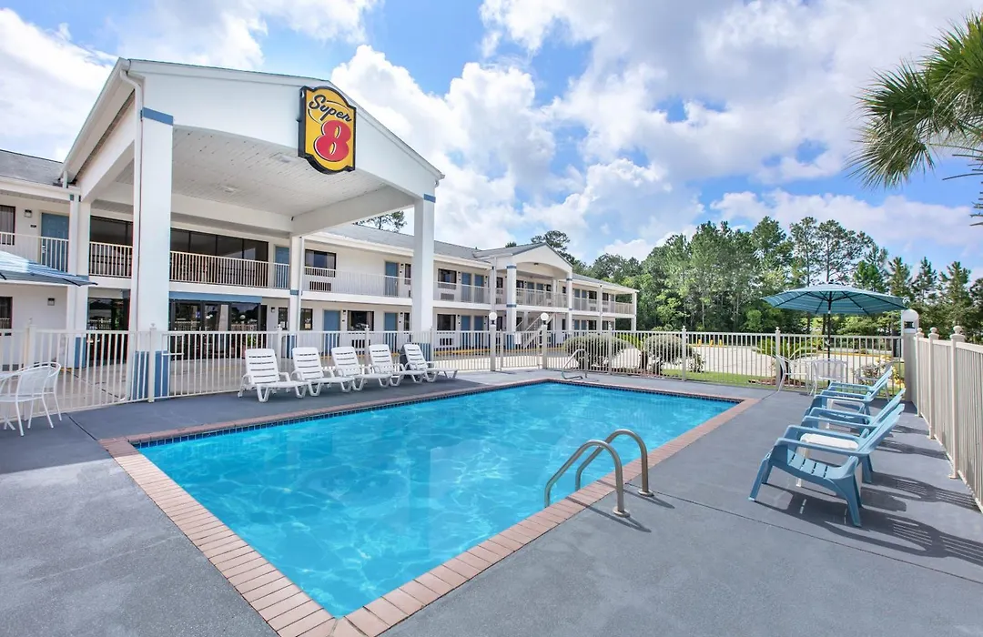 Super 8 By Wyndham Ocean Springs Biloxi-1