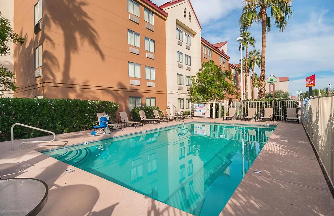 Red Roof Inn Plus + Phoenix West-1