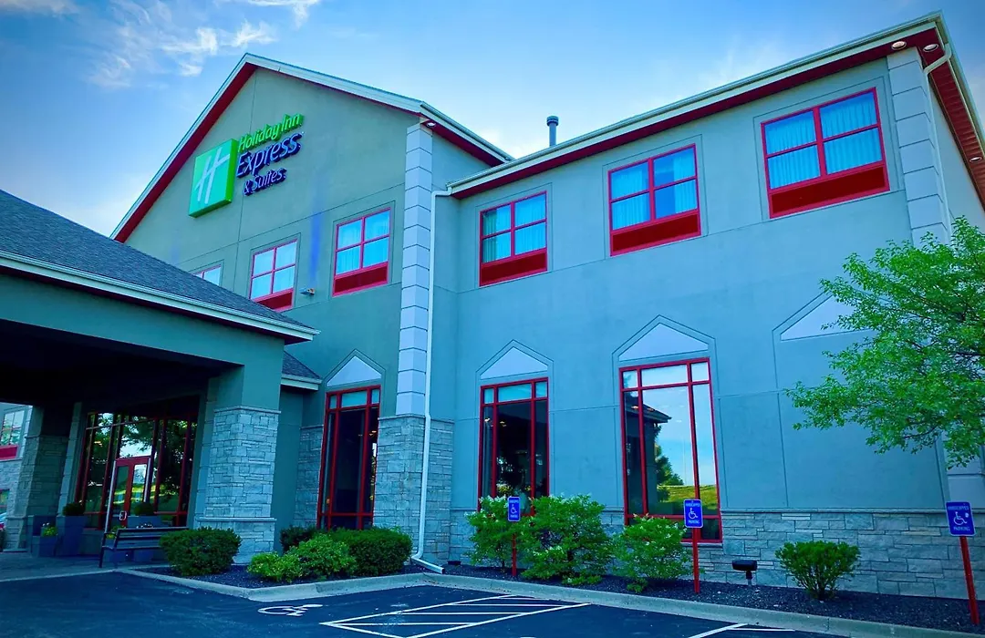 Holiday Inn Express & Suites - Olathe North By Ihg-1