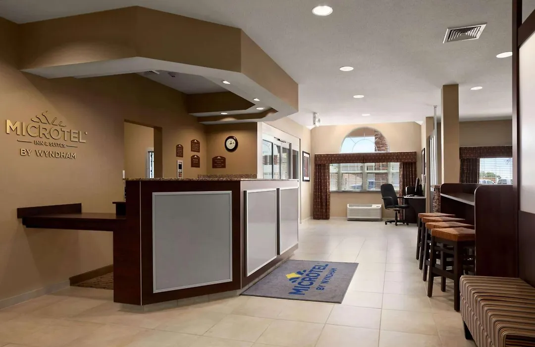 Microtel Inn & Suites By Wyndham St Clairsville - Wheeling-1