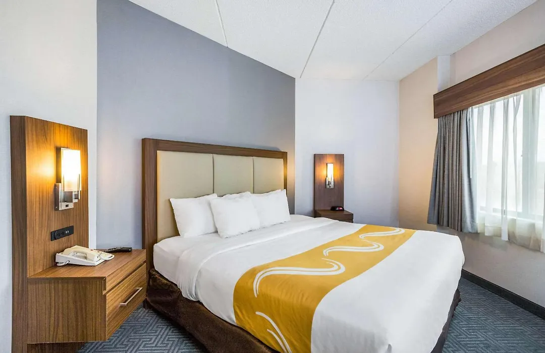 Quality Suites Lansing West-1