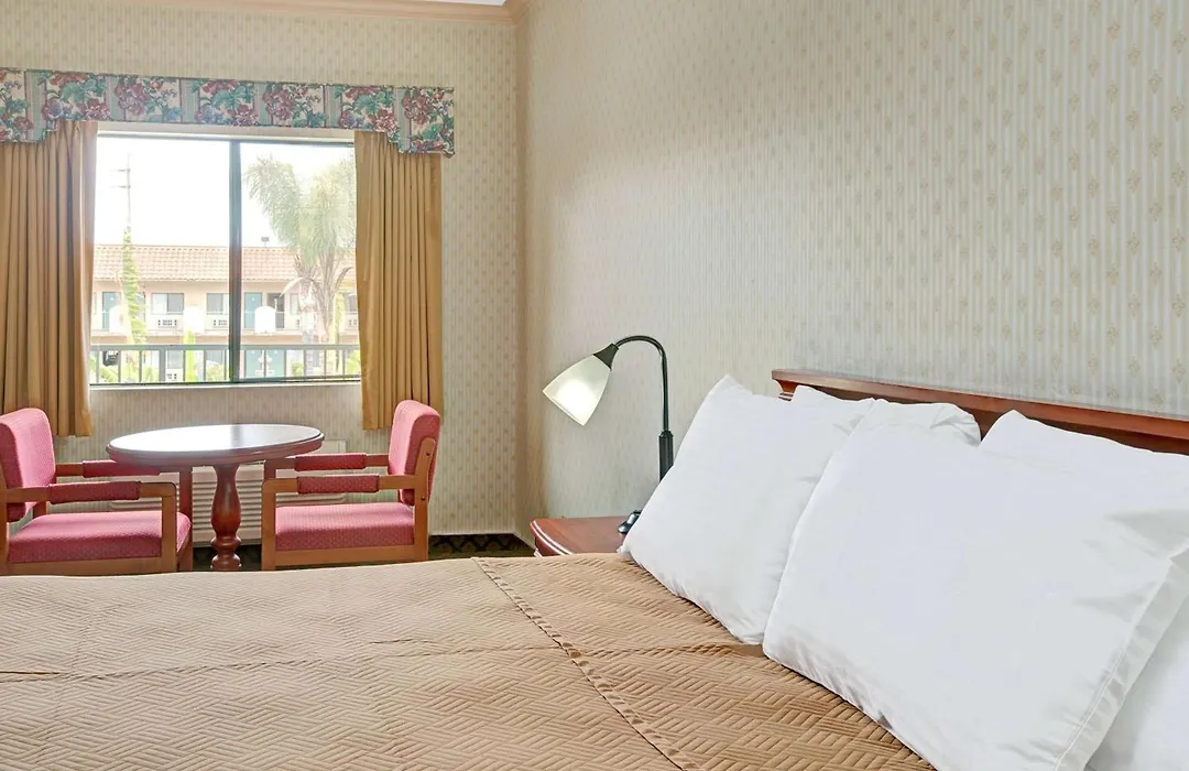 Travelodge By Wyndham Lynwood-1
