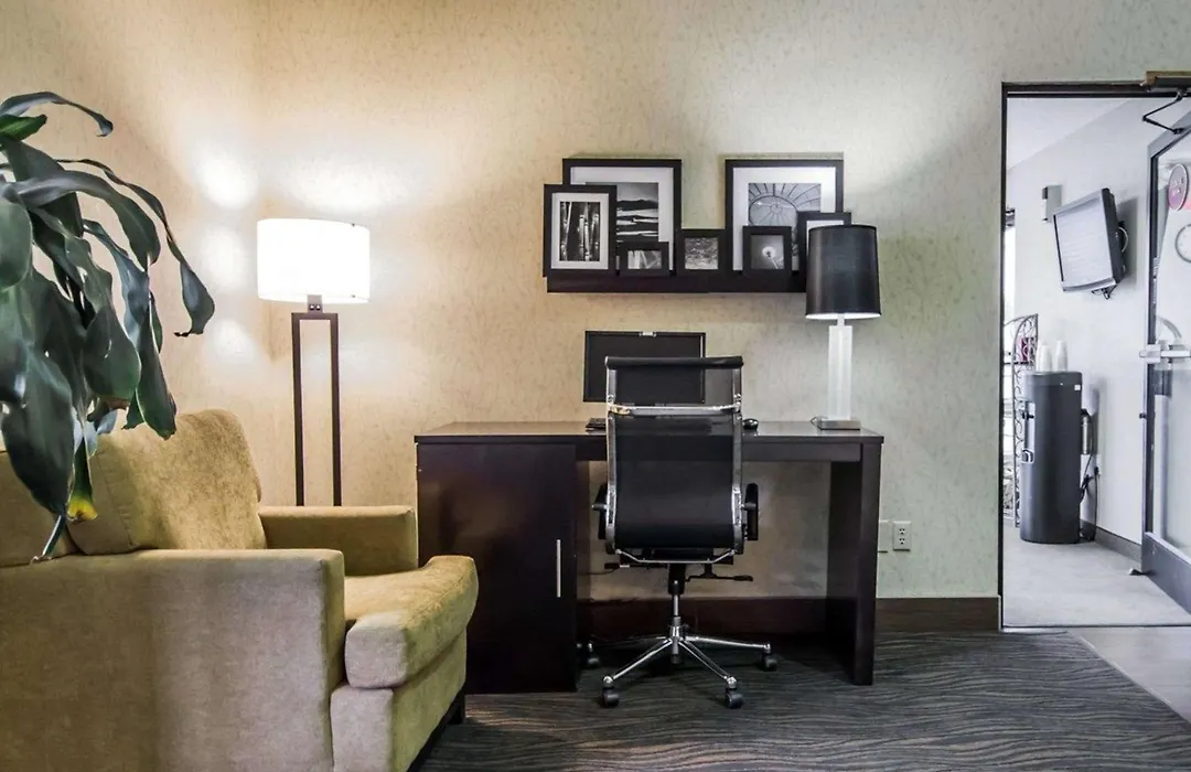 Blankenbaker Inn By Ihg-1