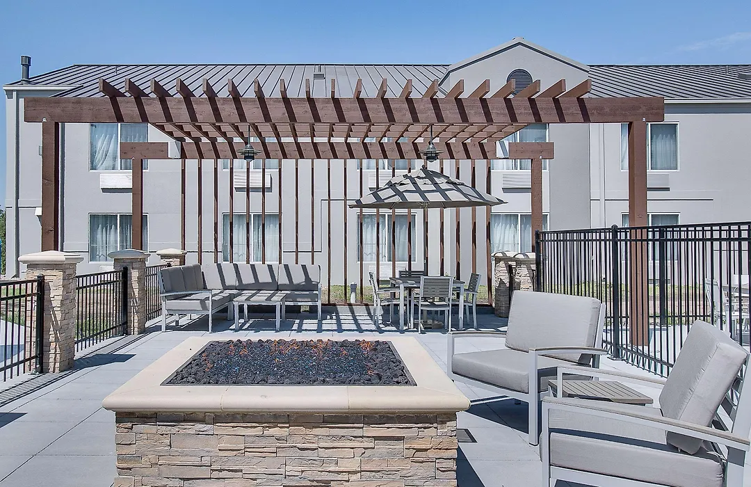 Country Inn & Suites By Radisson, Wichita East, Ks-1