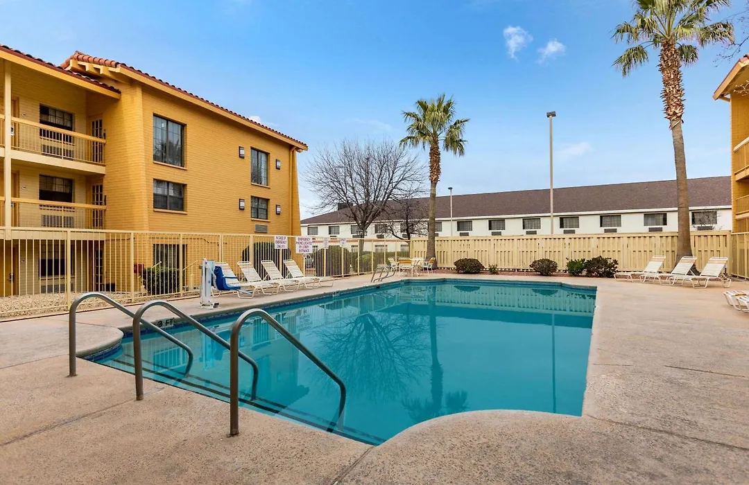 La Quinta Inn By Wyndham El Paso West-1