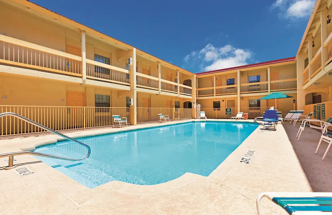 Baymont By Wyndham Lubbock - Downtown Civic Center-1