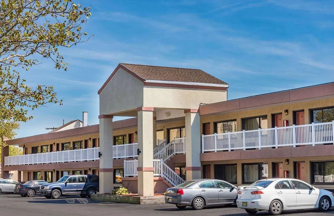 Ramada By Wyndham West Atlantic City-1