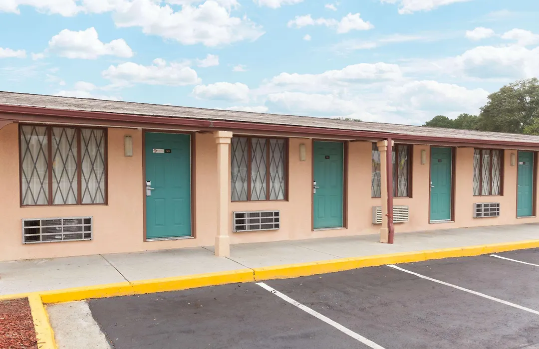 Knights Inn - Tucker-1