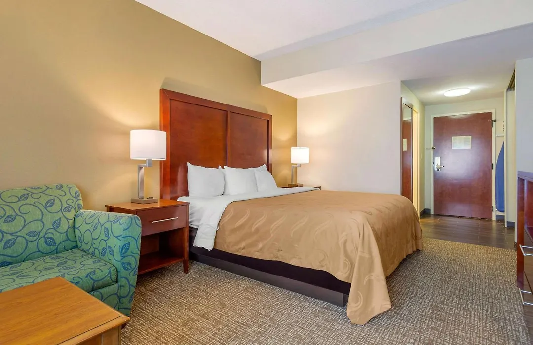 Quality Inn & Suites Olde Town-1