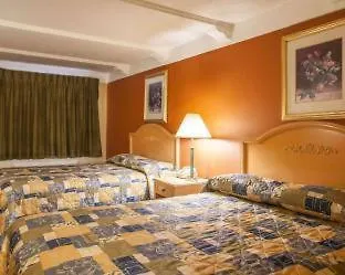 Relax Inn Saint Charles-1