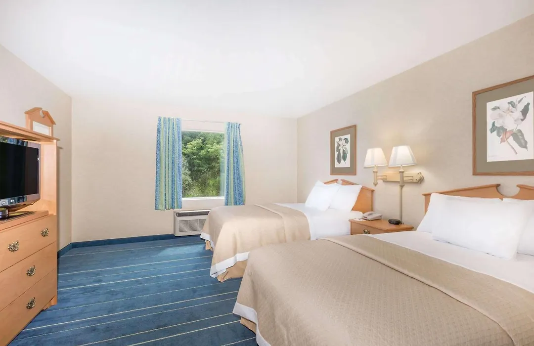 Days Inn & Suites By Wyndham Bridgeport - Clarksburg-1