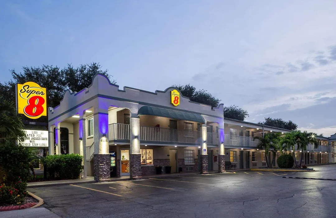 Super 8 By Wyndham Bradenton Sarasota Area-1