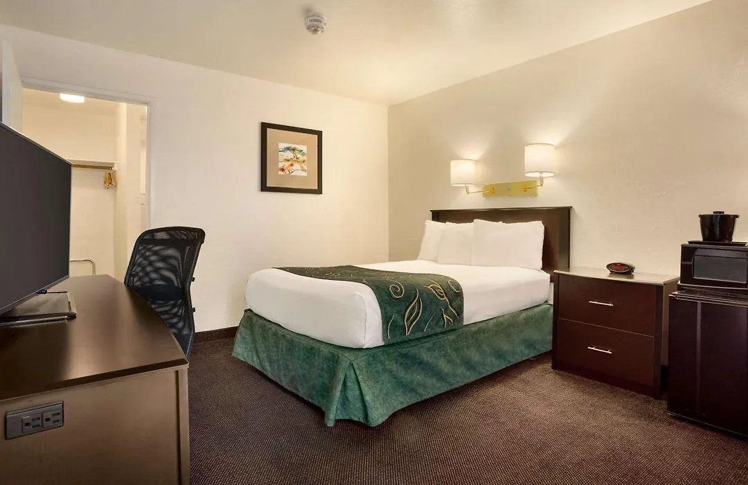 Travelodge By Wyndham Winslow-1