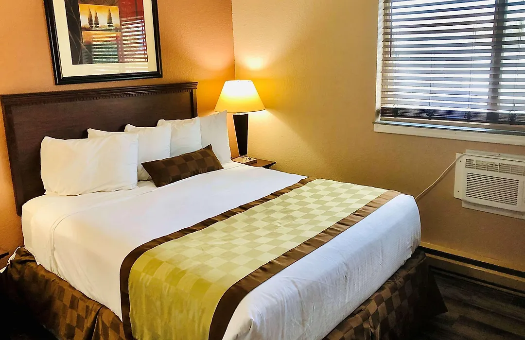 Ramada By Wyndham Spokane Valley-1