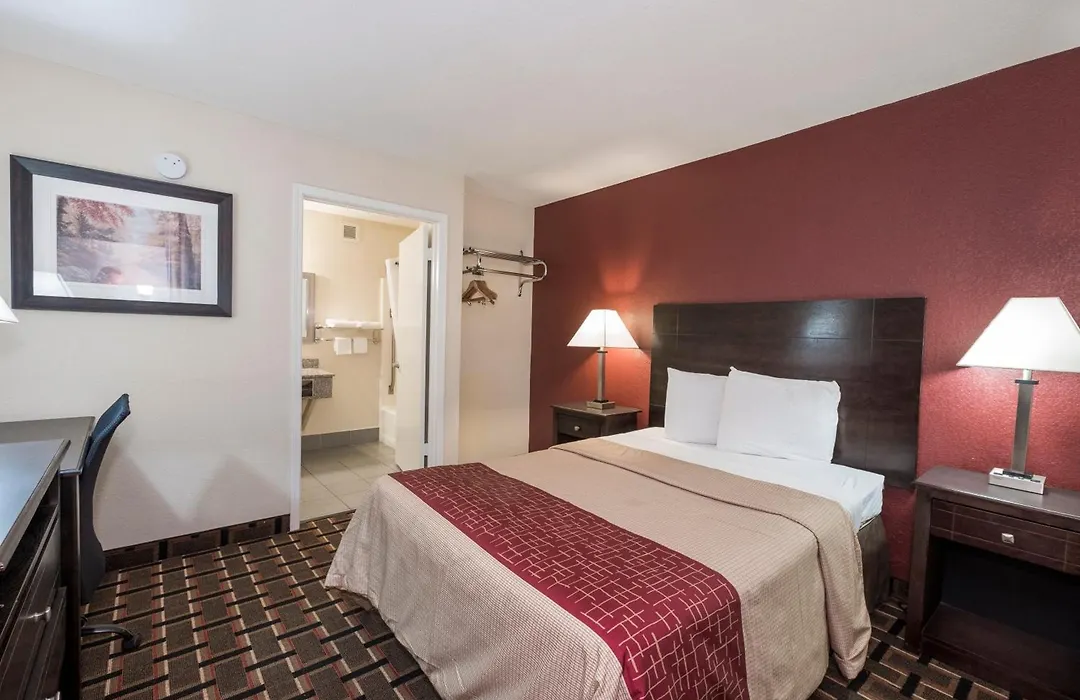 Red Roof Inn Mobile - Midtown-1