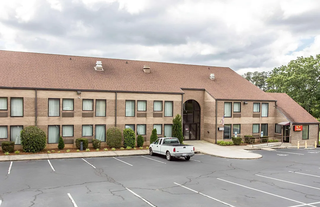 Econo Lodge & Suites Southern Pines - Pinehurst-1