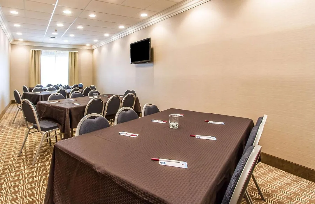 Comfort Suites Mattoon East-1
