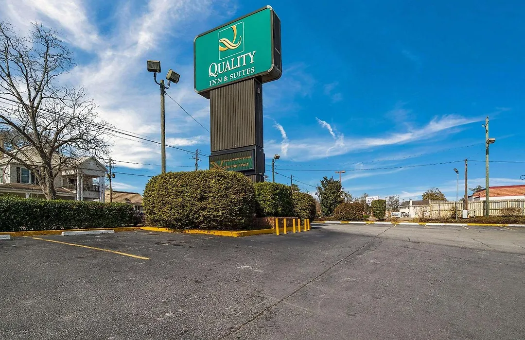 Quality Inn & Suites Conference Center Statesboro Historic District-1
