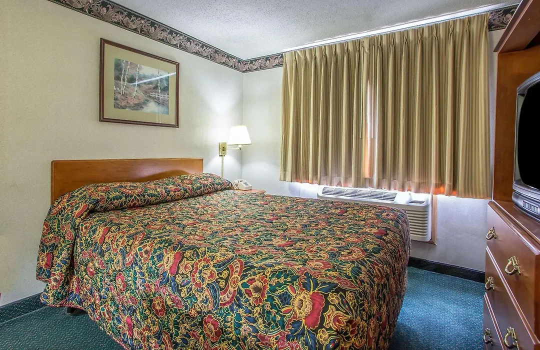 Rodeway Inn Bedford-1