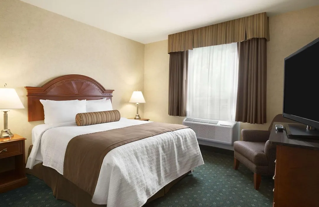 Travelodge By Wyndham Strathmore-1