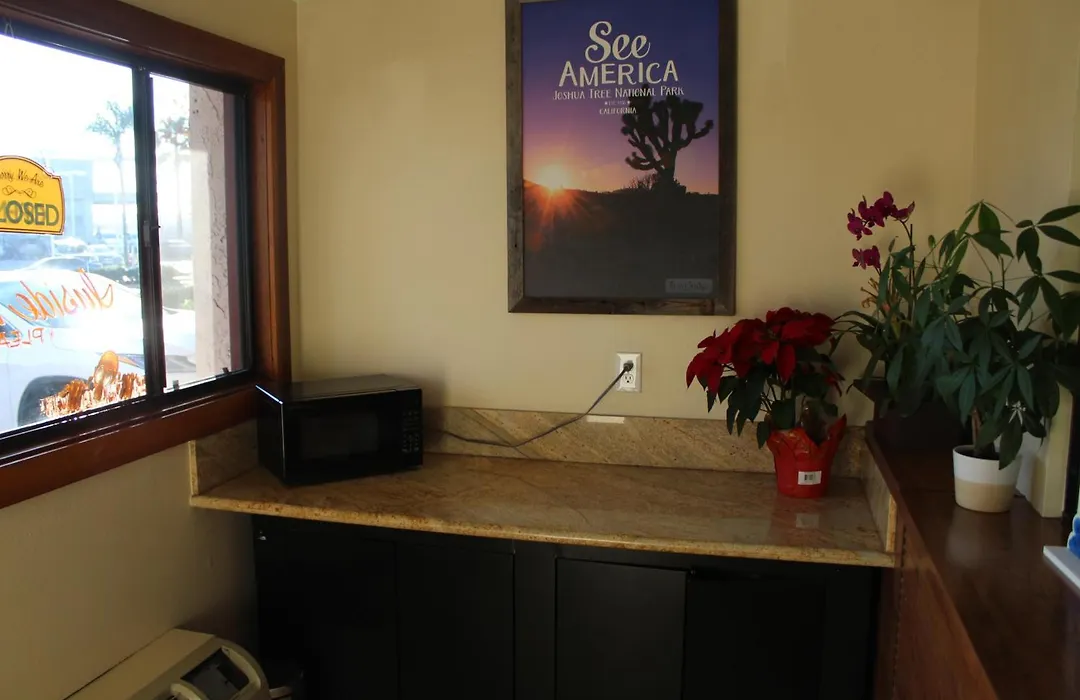 Travelodge By Wyndham Buena Park-1