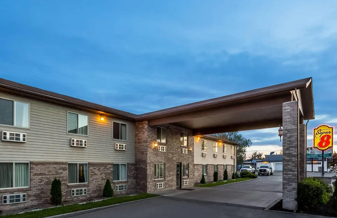 Super 8 By Wyndham Rexburg-1