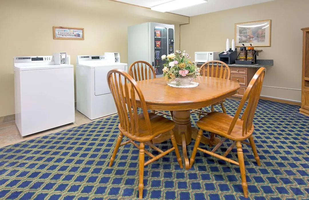 Super 8 By Wyndham St. Clair Mo-1