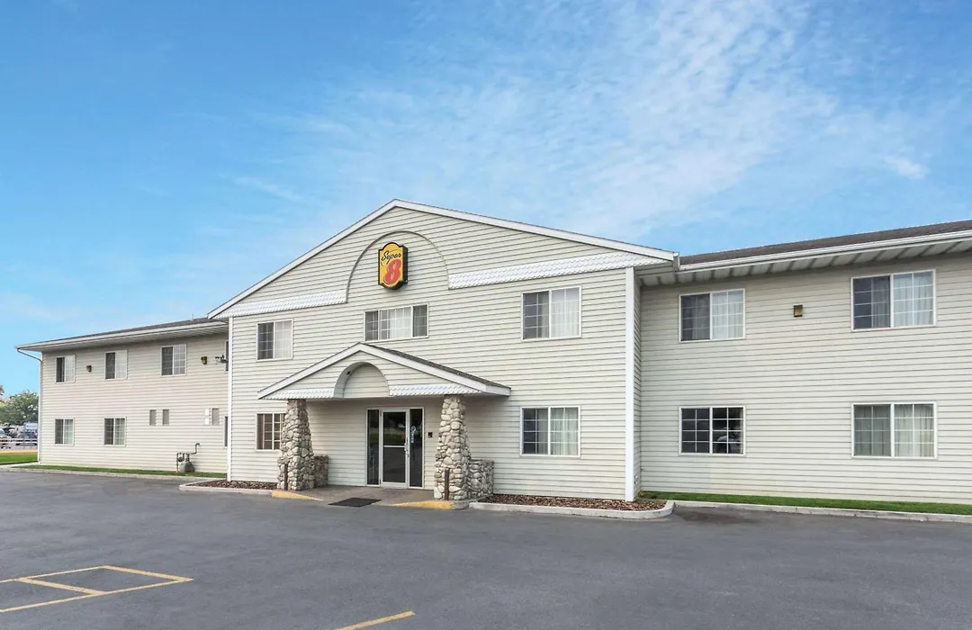 Super 8 By Wyndham Hamilton-1