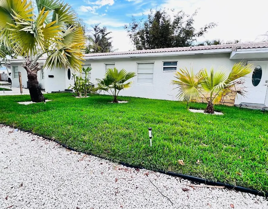 Cocobay 2Br Condos Near Beach, Galleria Mall, Wilton Manors, Cruise Port-1